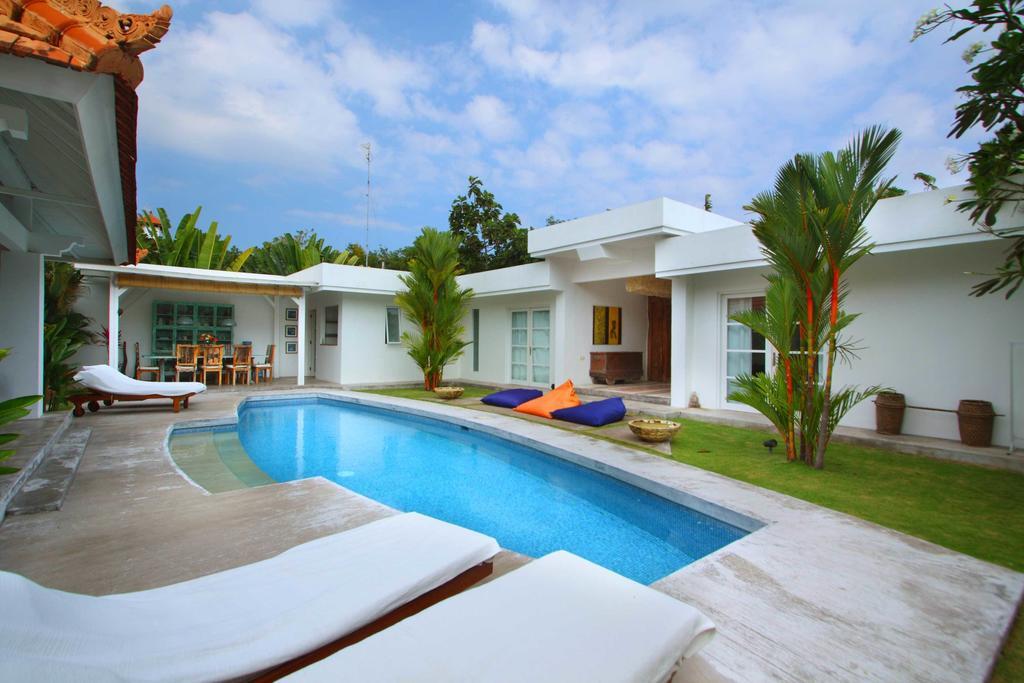 Villa Mutiara Putih By Optimum Bali Villas Σεμινιάκ Δωμάτιο φωτογραφία